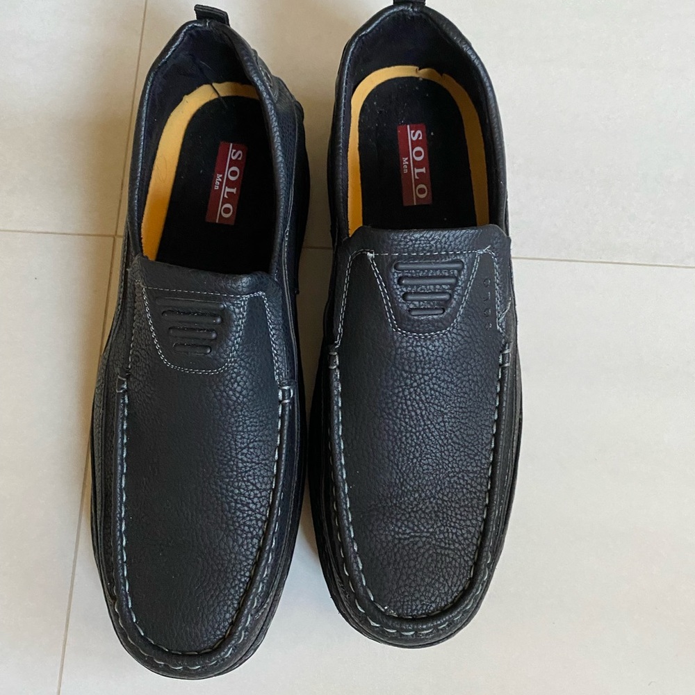 Mens Black shoes Size 13